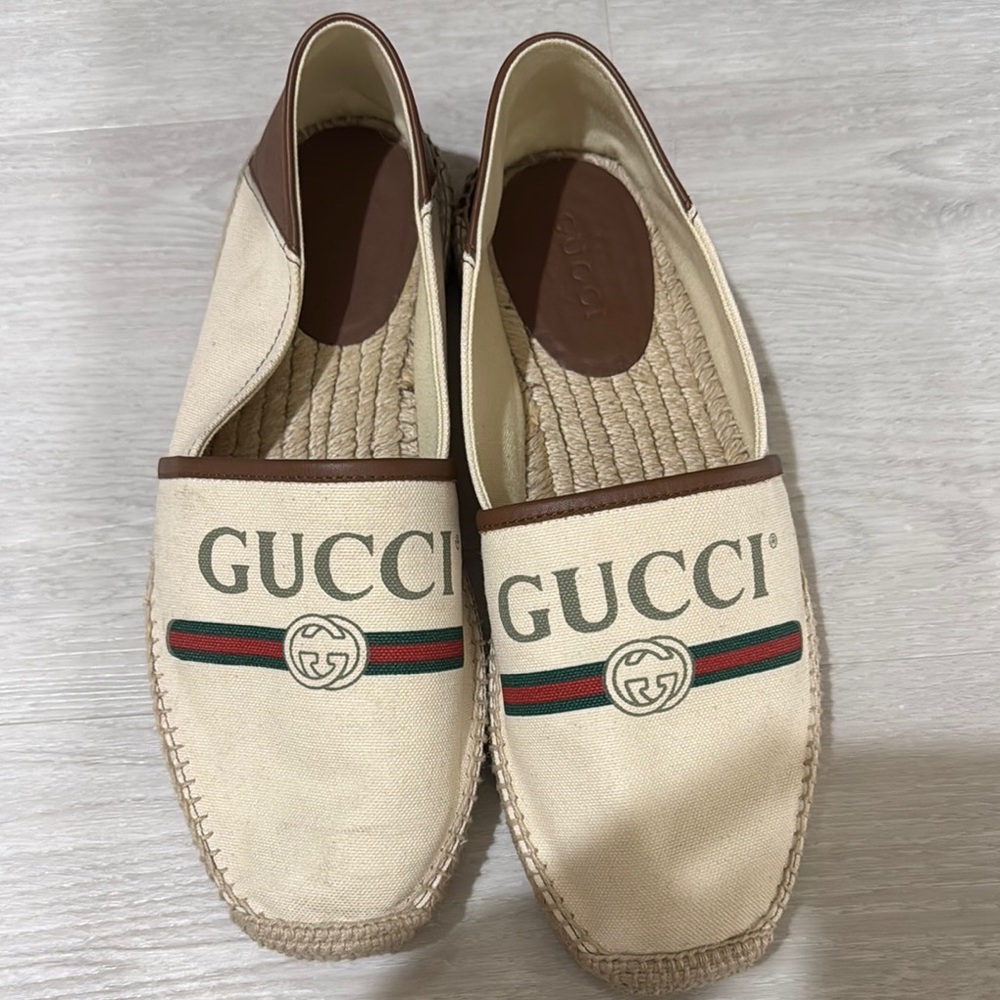 Gucci Cream and Brown Loafers Slip-Ons size 9